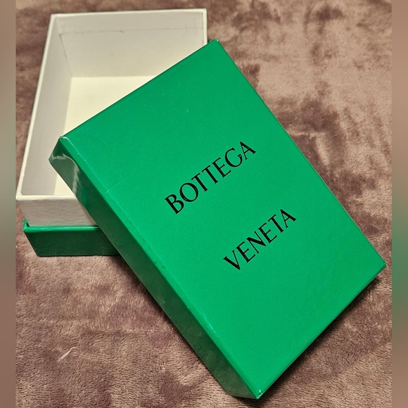 Authentic Bottega Veneta Green Logo Gift Box 6.5" X 5.5" X 2.5" Accessory Wallet - Picture 1 of 9